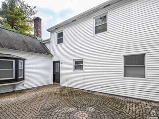 Building Photo - 528 Glen Cove Ave