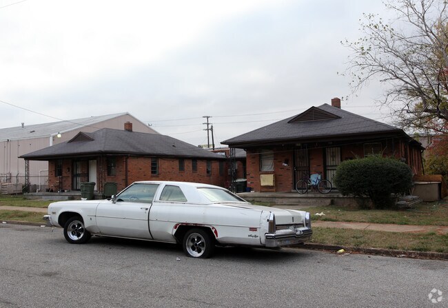 Foto del edificio - 669-677 Harrell St