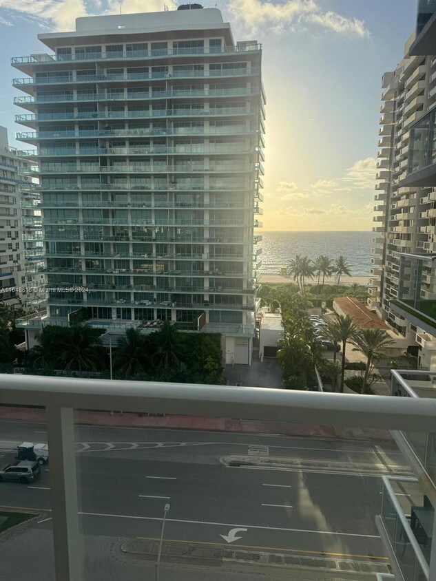 Foto principal - 5750 Collins Ave