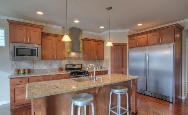 Foto del edificio - WELCOME HOME!!!! 5 Bedroom 2.5 Bath
