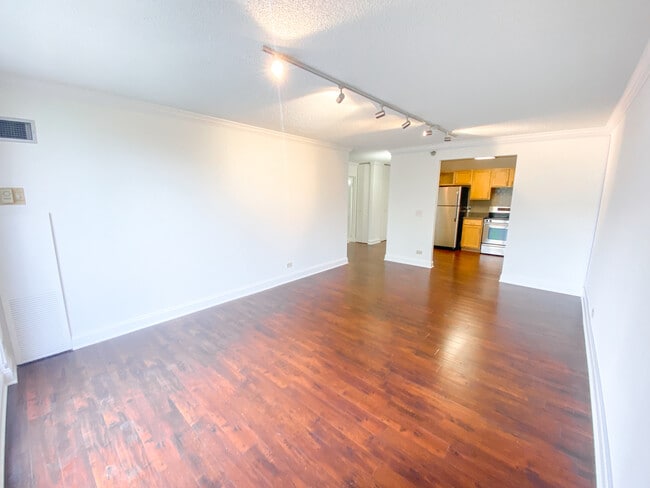Foto del edificio - 1250 N La Salle Dr
