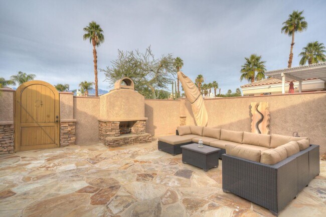 Building Photo - 40860 Avenida Califia