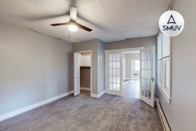 Building Photo - 15 E Overlea Ave