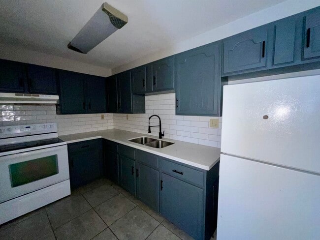 Building Photo - 506 Shiloh Dr