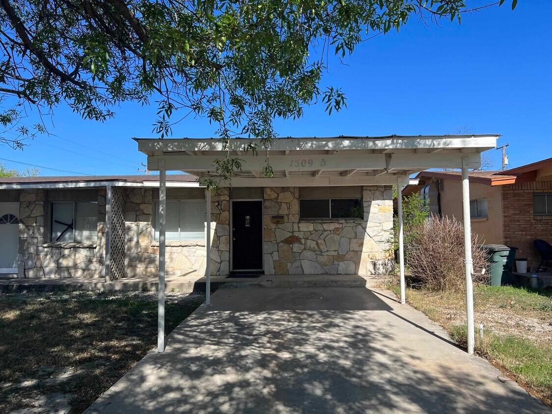 Foto principal - 1509 Avenue B Ave