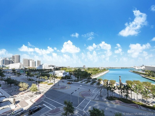Foto del edificio - 888 Biscayne Blvd
