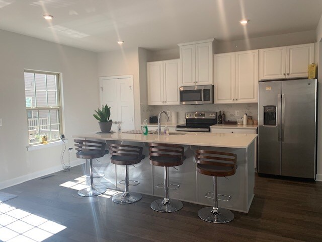 Foto del edificio - 7829 Francis Dickens Ln