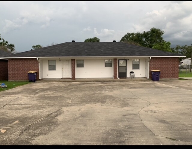 Building Photo - 613 N Kinney Ave