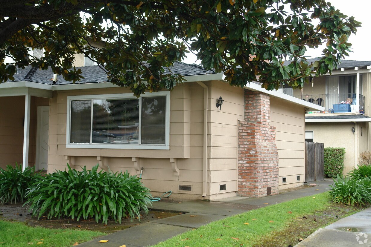 Foto del edificio - 1327 Saratoga Ave