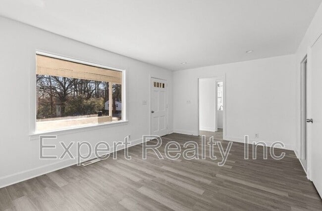 Building Photo - 9036 Beverly Dr N