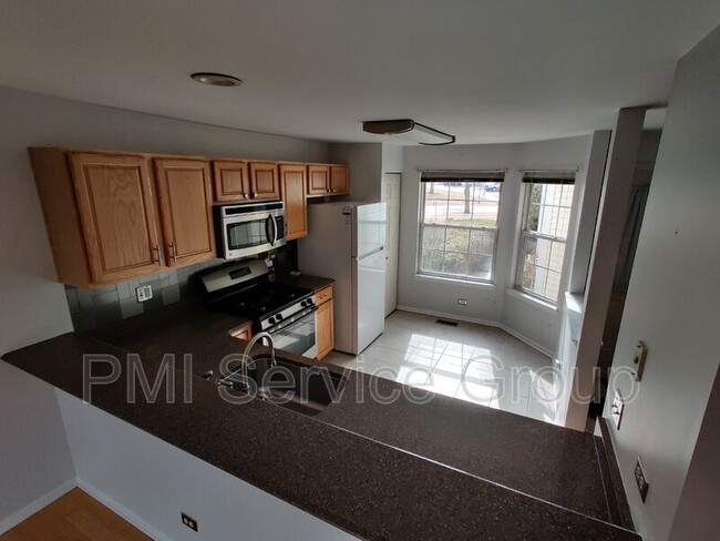 Foto del edificio - 1415 Meadowsedge Ln