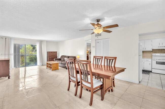 Foto del edificio - 17800 Atlantic Blvd