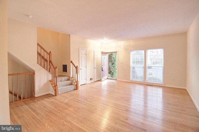 Building Photo - 9540 Bellhaven Ct