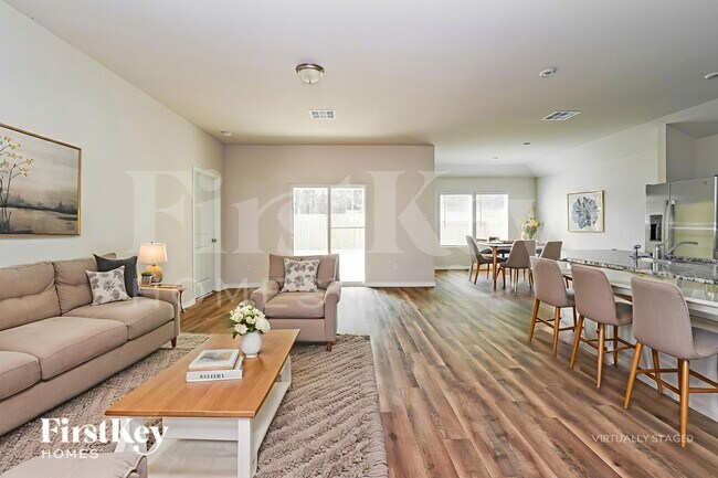 Building Photo - 17644 Cedar Crst Dr