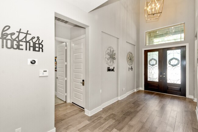 Foto del edificio - 7323 Settlers Way
