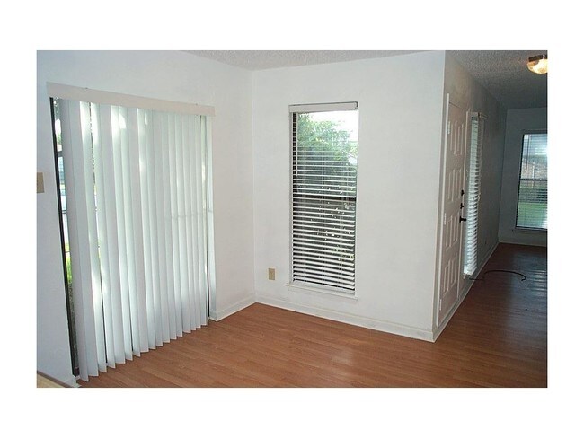 Building Photo - 1801 W Spring Creek Pkwy