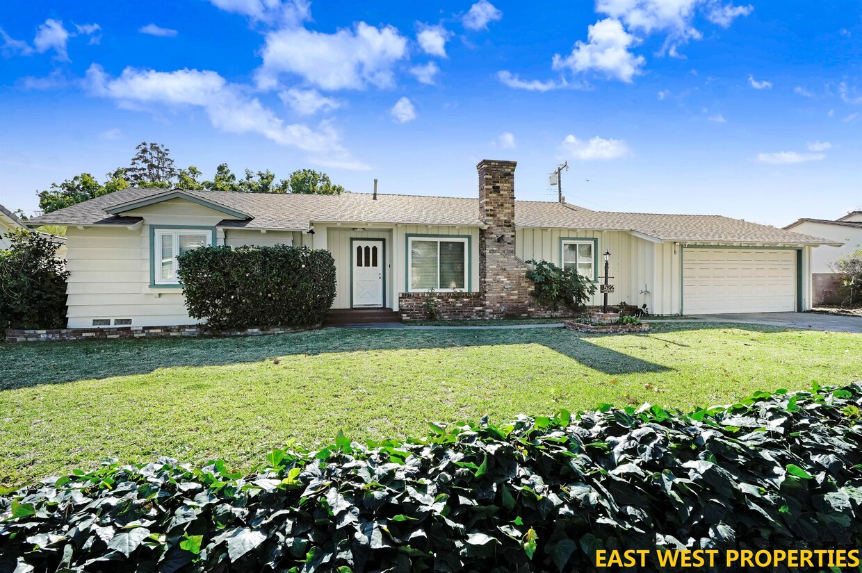 Primary Photo - 522 Leda Ln