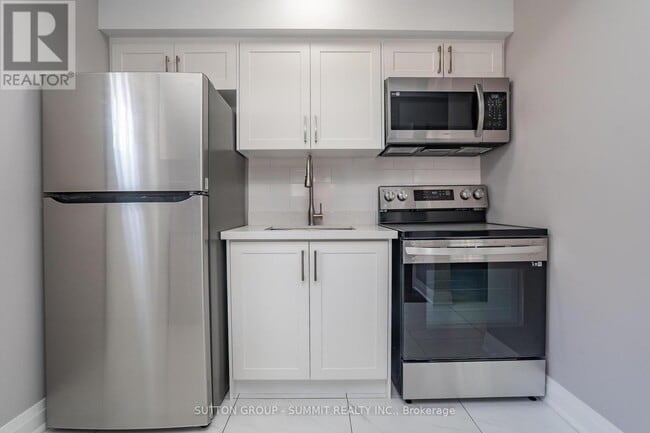 Building Photo - 208 Giltspur Dr