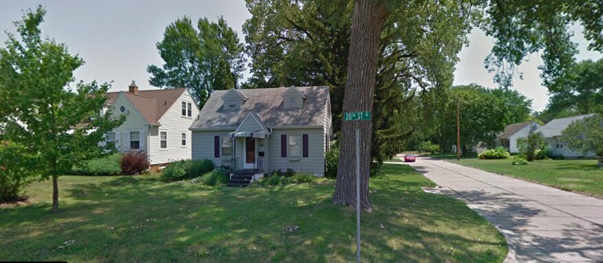 Primary Photo - 1016 20th St SE