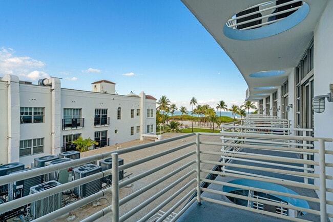 Building Photo - 1126 Ocean Dr