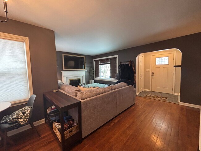 Foto del edificio - Storybook Bungalow with Beautiful Grounds