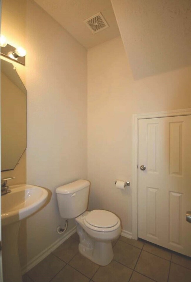 Foto del edificio - 14403 Fairbuff Ln