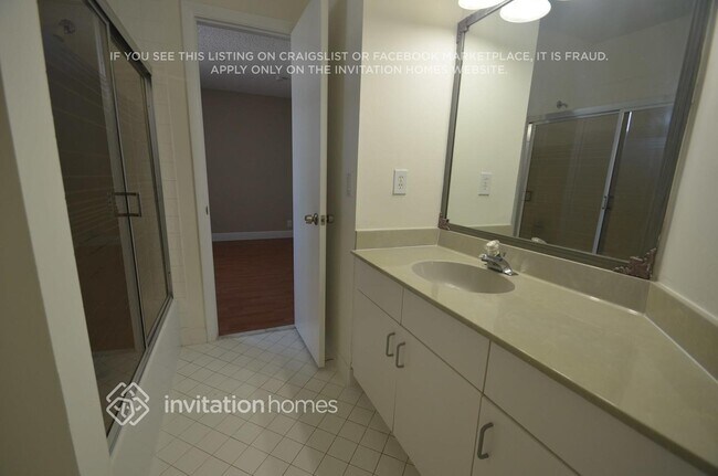 Building Photo - 622 Bedford Way