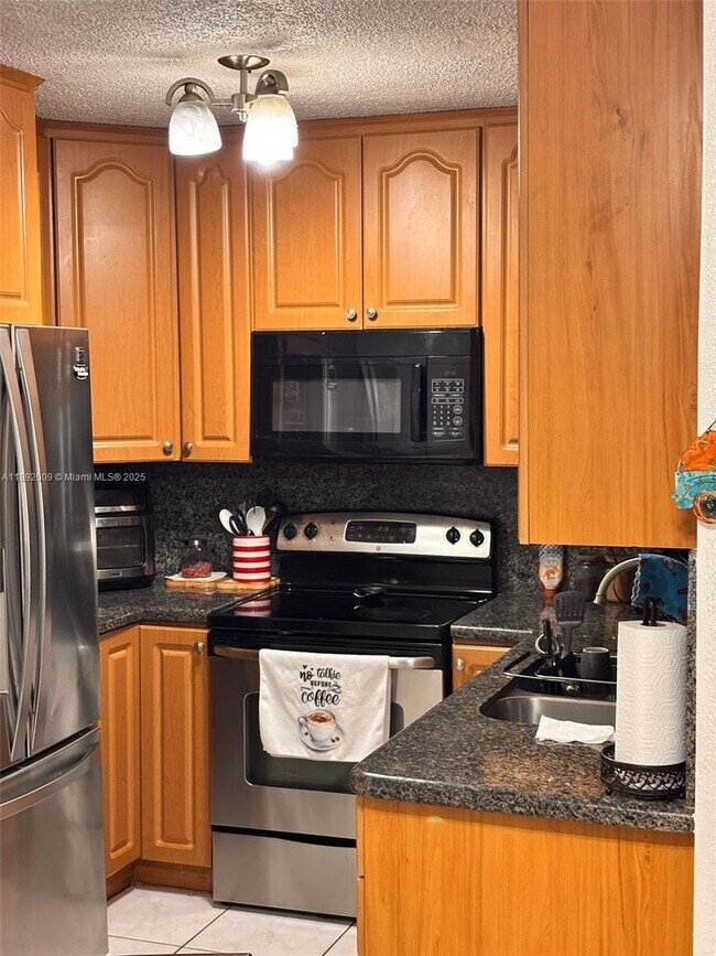 Foto del edificio - 2565 W 56th St