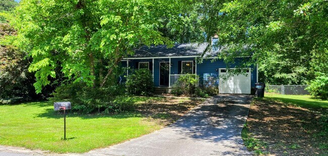 Foto del edificio - 3923 Ferncliff Rd SW