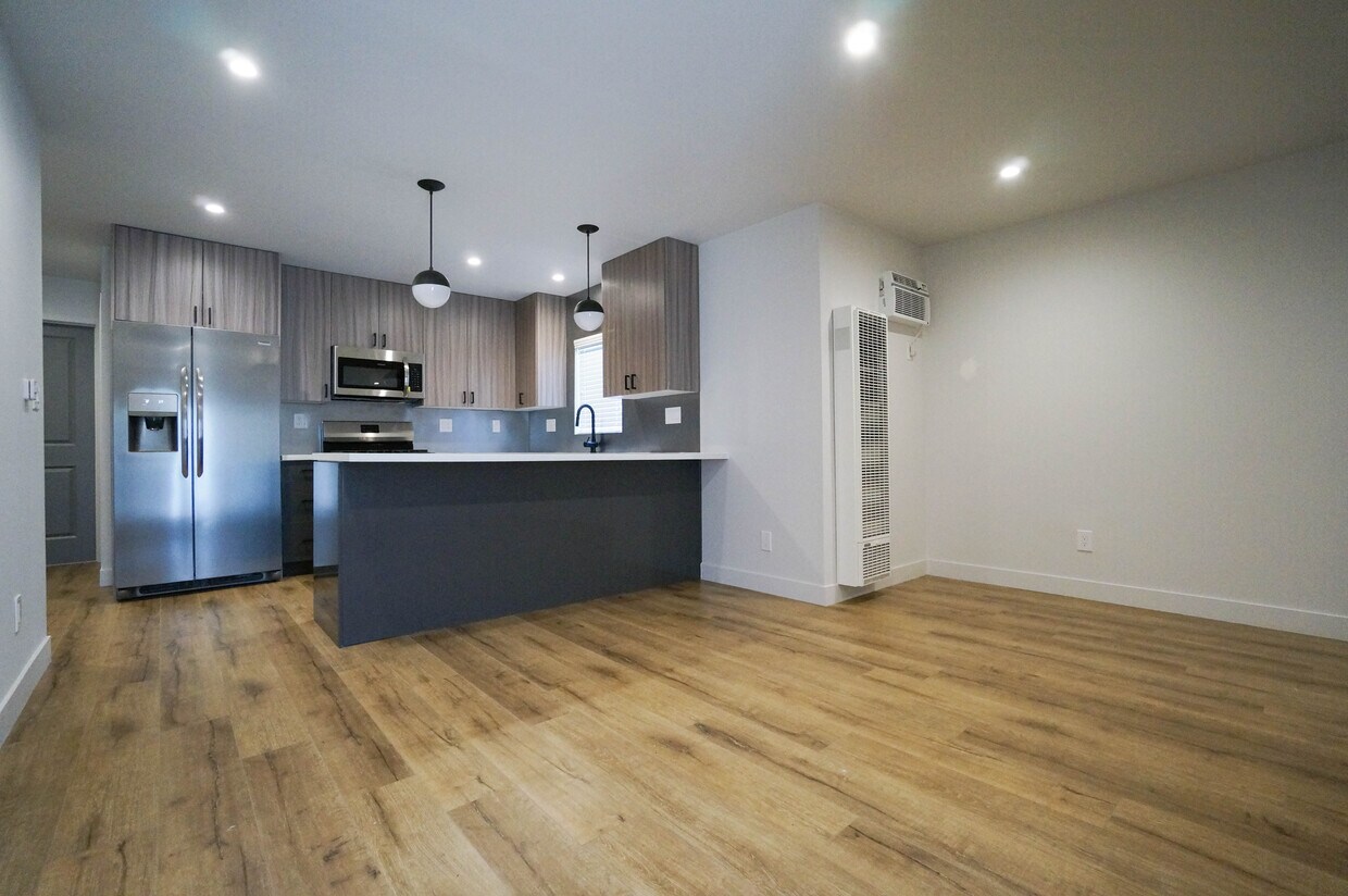 Primary Photo - 148 N Hoover St