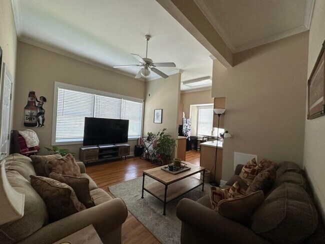Foto del edificio - 425 Caplewood Dr