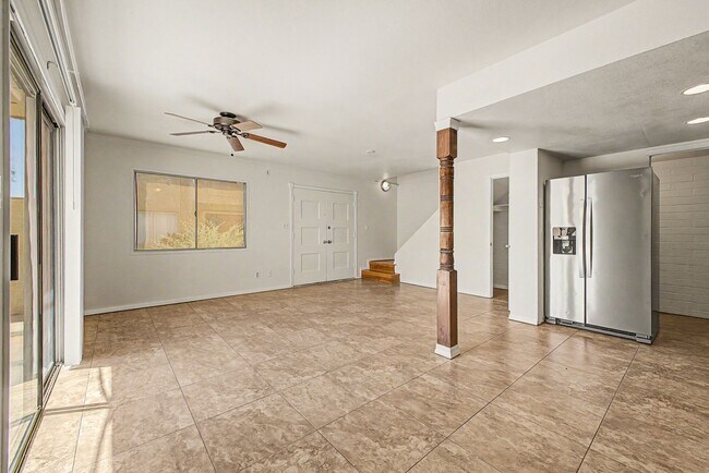 Foto del edificio - ***INCREDIBLE TOWNHOME with ALL appliances & water, sewer, trash INCLUDED!