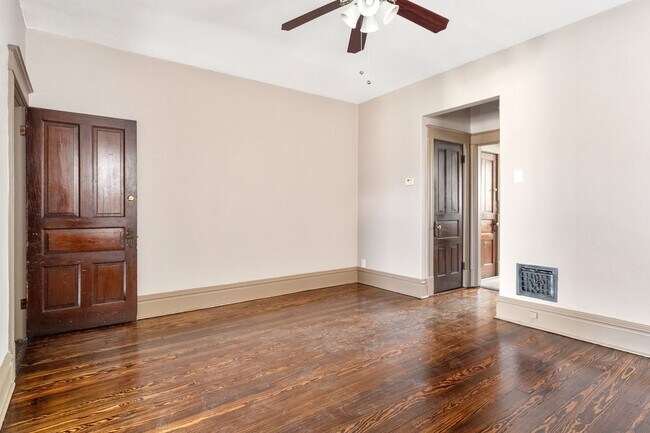 Foto del edificio - Junie B. Aiata