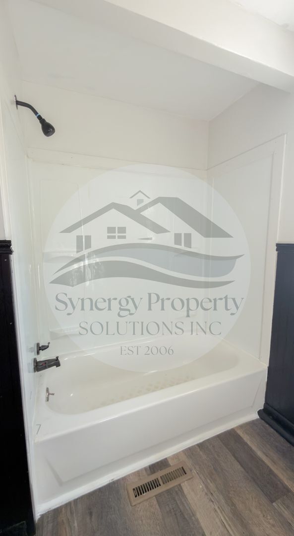 Foto del edificio - Ranch Home in Madison Close to 71