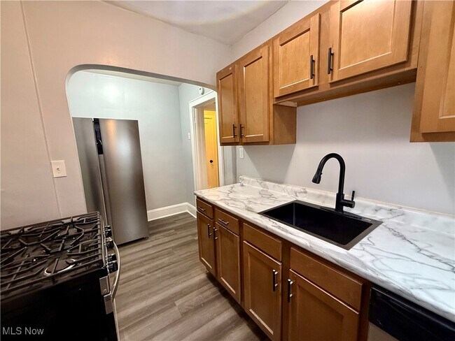 Foto del edificio - 810 Thayer St