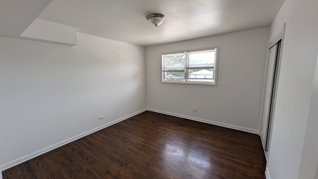 Photo - 2654 W Rascher Ave (Chicago, IL) Apartment