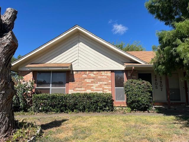 Foto del edificio - 2905 Clover Ln