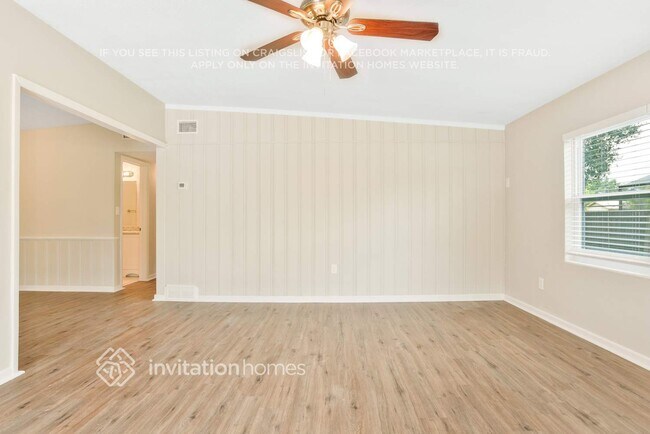 Building Photo - 1726 Diamond Dr