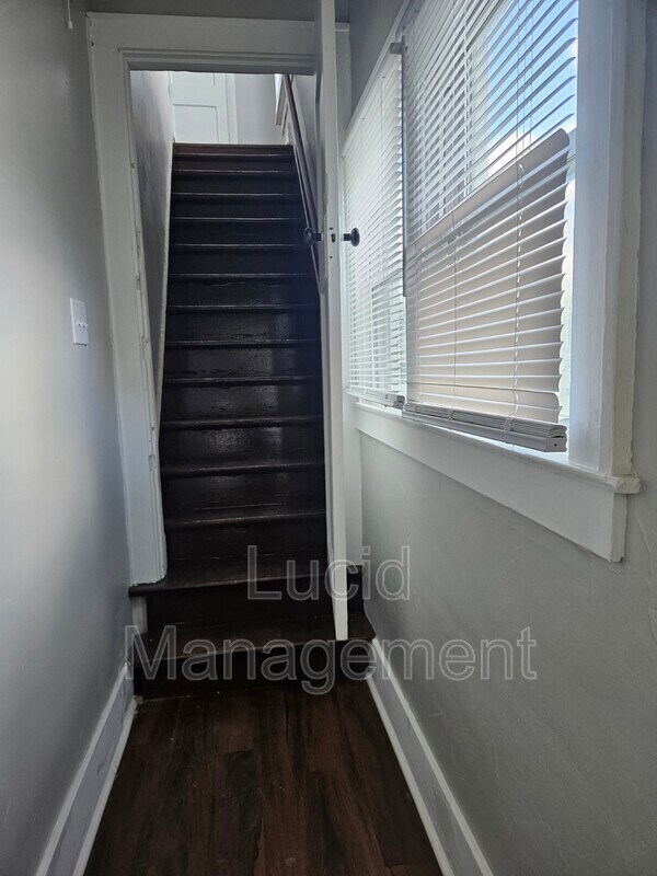 Foto del edificio - 1210 Longfield Ave