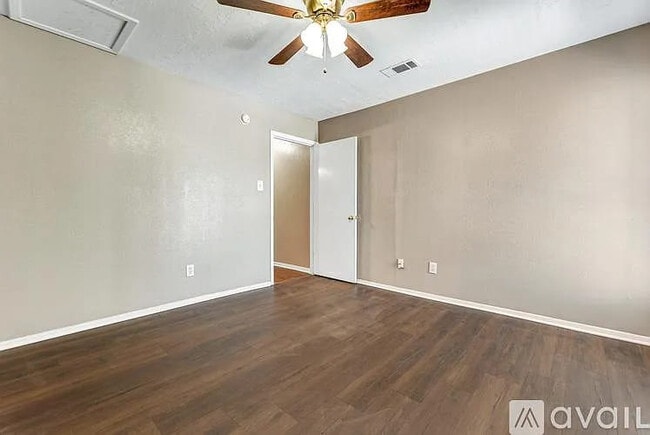 Building Photo - #A1