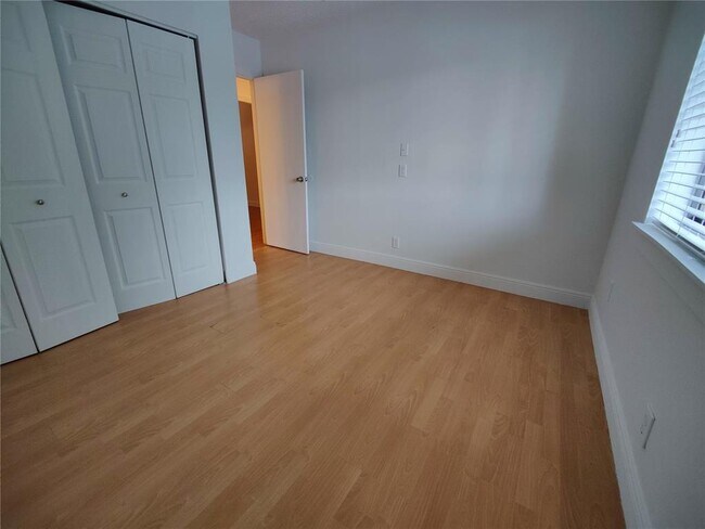 Foto del edificio - 181 Wimbledon Lake Dr
