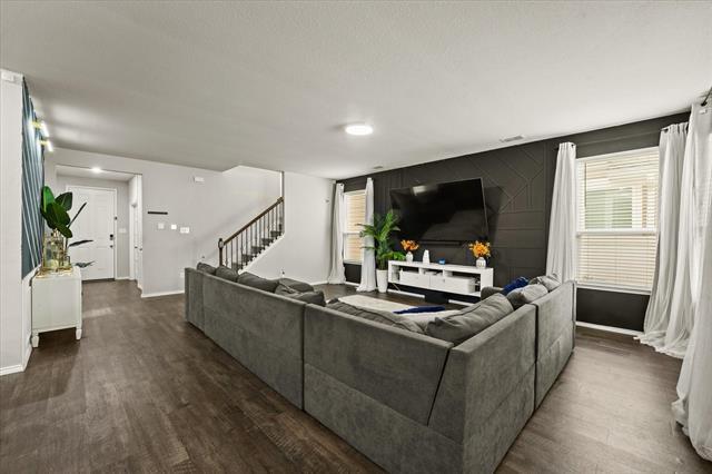 Foto del edificio - 6025 Driscoll Ln
