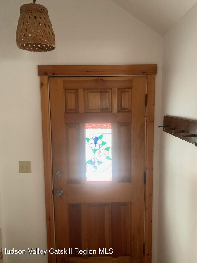Foto del edificio - 442 Acorn Hill Rd