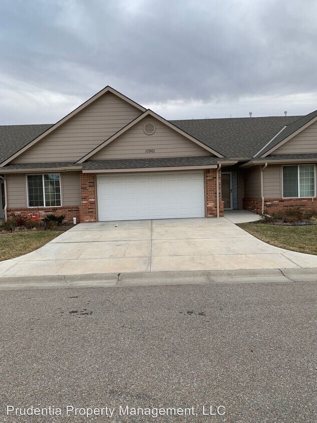 2 br, 2 bath House 10961 Hearth Stone House Rental in Maize, KS