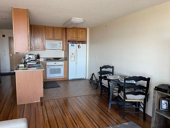 Foto del edificio - 9655 Woods Dr