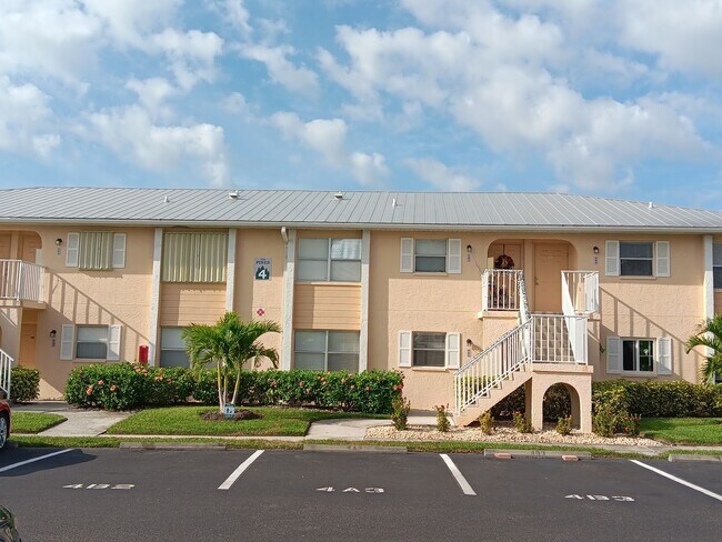 Building Photo - 25050 Sandhill Blvd Bldg 4 Unit A3