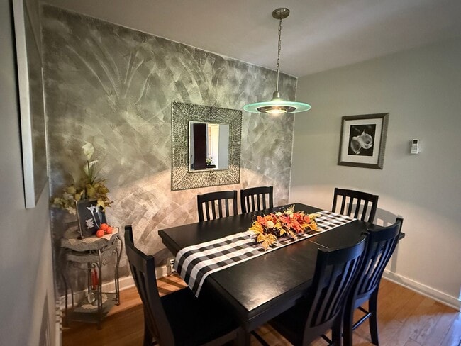 Foto del edificio - Charming 3-Bedroom Condo in Laconia, NH – ...