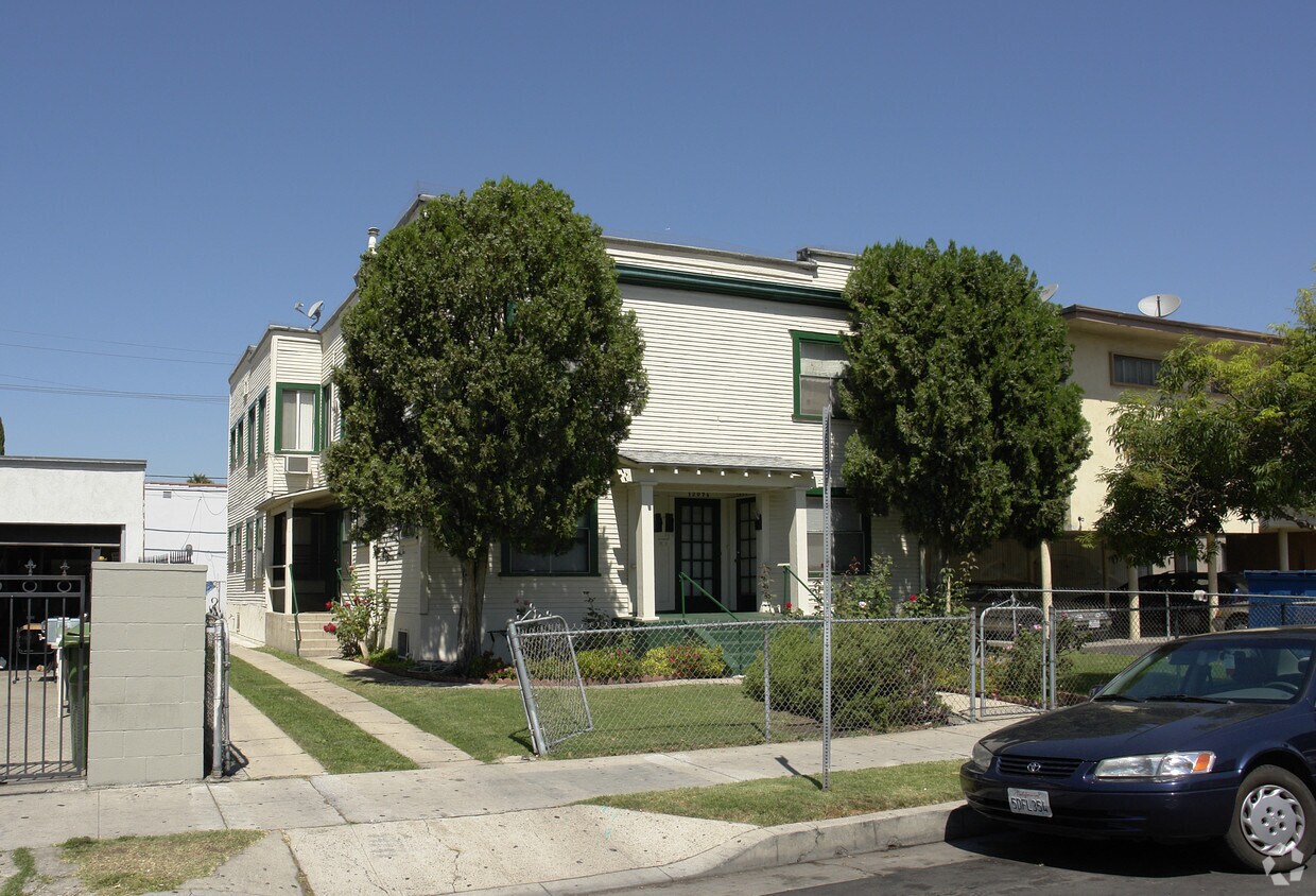 Foto del edificio - 1205 Tamarind Ave