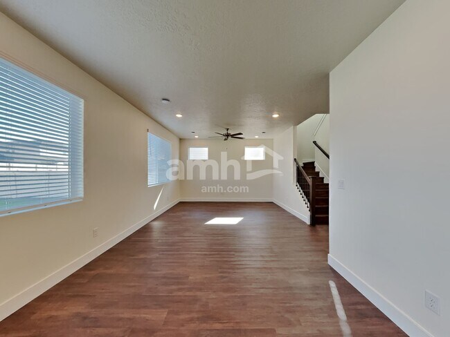 Foto del edificio - 3087 N Vigo Ave