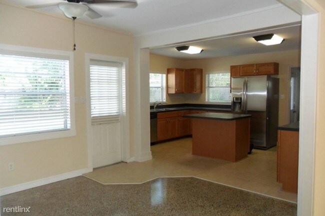 Foto del edificio - 3214 Toasy Dr